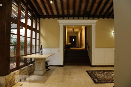 Hall  de casa à venda com 5 quartos, 1000m² em Fazenda Morumbi, São Paulo