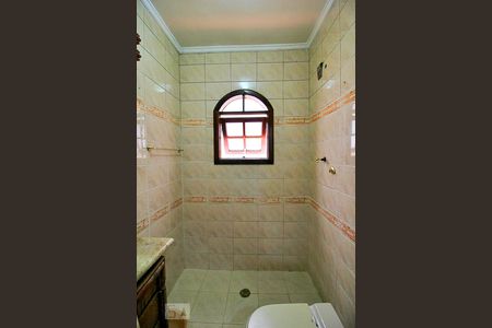 Casa à venda com 185m², 3 quartos e 2 vagasBanheiro