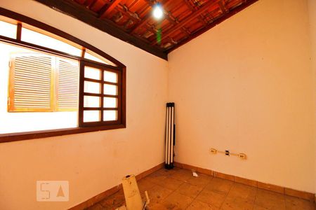 Casa à venda com 185m², 3 quartos e 2 vagasEscritório