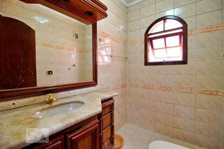 Casa à venda com 185m², 3 quartos e 2 vagasBanheiro