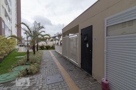 Apartamento para alugar com 45m², 2 quartos e sem vaga Apartamento para alugar com 45m², 2 quartos e sem vagaEntrada