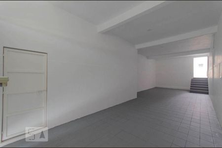 Garagem de casa para alugar com 5 quartos, 250m² em Jardim Lisboa, São Paulo
