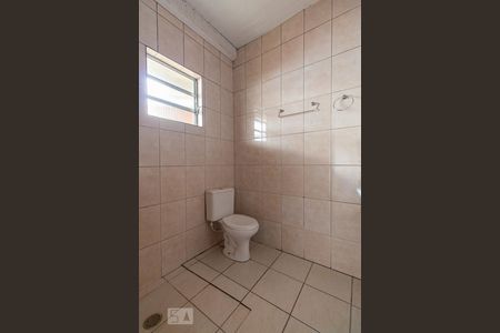 Banheiro de casa para alugar com 2 quartos, 60m² em Vila Lúcia, São Paulo