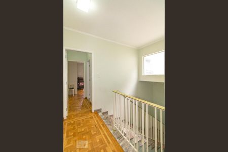 Casa para alugar com 300m², 3 quartos e 5 vagas Casa para alugar com 300m², 3 quartos e 5 vagasHall Domitórios