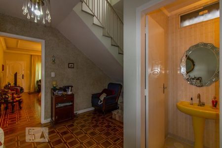 Casa para alugar com 300m², 3 quartos e 5 vagas Casa para alugar com 300m², 3 quartos e 5 vagasHall