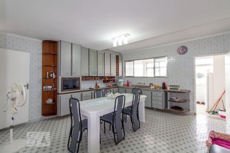 Casa para alugar com 300m², 3 quartos e 5 vagas Casa para alugar com 300m², 3 quartos e 5 vagasCozinha