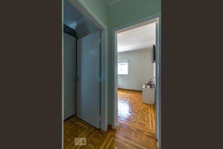 Casa para alugar com 300m², 3 quartos e 5 vagas Casa para alugar com 300m², 3 quartos e 5 vagasHall Domitórios