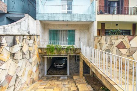 Casa para alugar com 300m², 3 quartos e 5 vagas Casa para alugar com 300m², 3 quartos e 5 vagasFachada