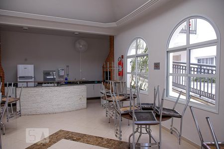 Casa de condomínio à venda com 220m², 4 quartos e 4 vagasÁrea comum - Salão de festas