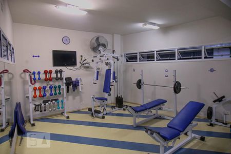 Casa de condomínio à venda com 220m², 4 quartos e 4 vagasÁrea comum - Academia