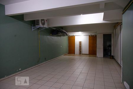 Casa de condomínio à venda com 220m², 4 quartos e 4 vagasGaragem