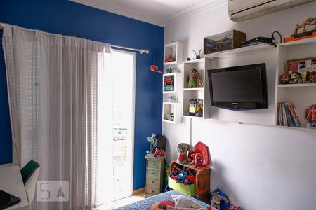 Casa de condomínio à venda com 220m², 4 quartos e 4 vagasQuarto 1