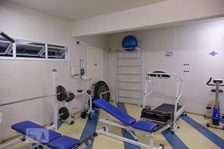 Casa de condomínio à venda com 220m², 4 quartos e 4 vagasÁrea comum - Academia