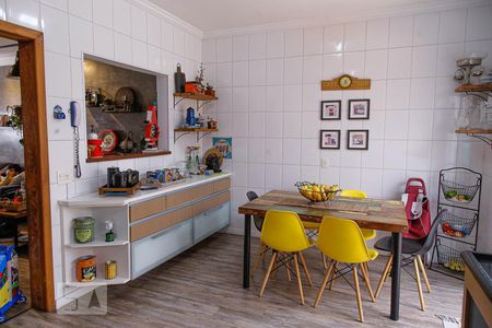 Casa de condomínio à venda com 220m², 4 quartos e 4 vagasCozinha