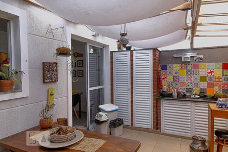 Casa de condomínio à venda com 220m², 4 quartos e 4 vagasÁrea Gourmet