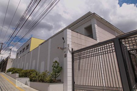 Casa de condomínio à venda com 220m², 4 quartos e 4 vagasFachada