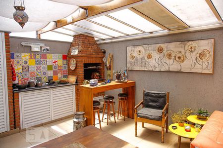 Casa de condomínio à venda com 220m², 4 quartos e 4 vagasÁrea Gourmet