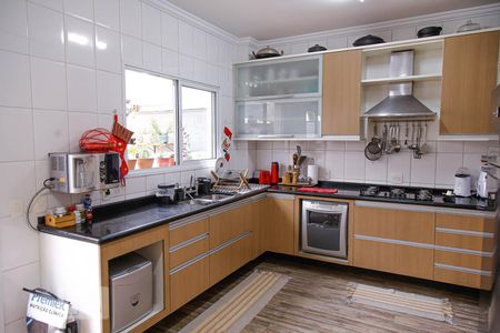 Casa de condomínio à venda com 220m², 4 quartos e 4 vagasCozinha