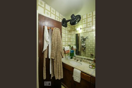 Apartamento à venda com 250m², 4 quartos e 2 vagasBanheiro - Suite