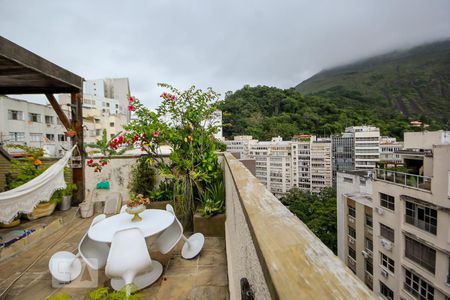 Apartamento à venda com 250m², 4 quartos e 2 vagasVaranda