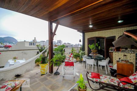 Apartamento à venda com 250m², 4 quartos e 2 vagasVaranda