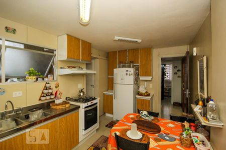 Apartamento à venda com 250m², 4 quartos e 2 vagasCozinha 