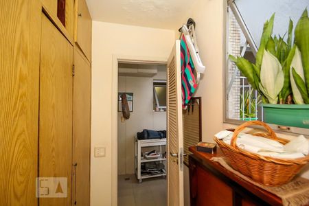 Apartamento à venda com 250m², 4 quartos e 2 vagasQuarto de Serviço