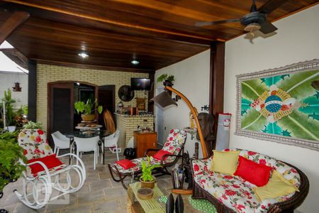 Apartamento à venda com 250m², 4 quartos e 2 vagasVaranda