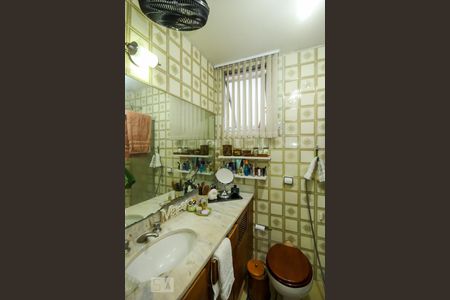 Apartamento à venda com 250m², 4 quartos e 2 vagasBanheiro - Suite