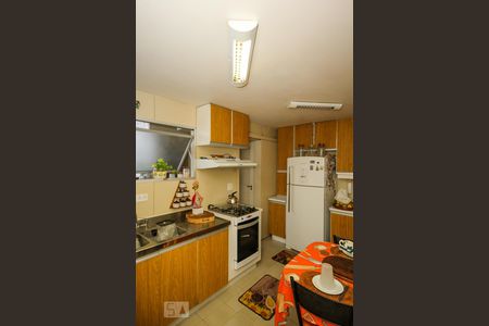 Apartamento à venda com 250m², 4 quartos e 2 vagasCozinha 