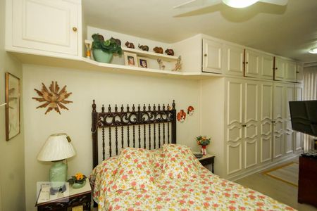 Apartamento à venda com 250m², 4 quartos e 2 vagasQuarto 4 - Suite