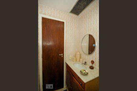 Apartamento à venda com 250m², 4 quartos e 2 vagasLavabo