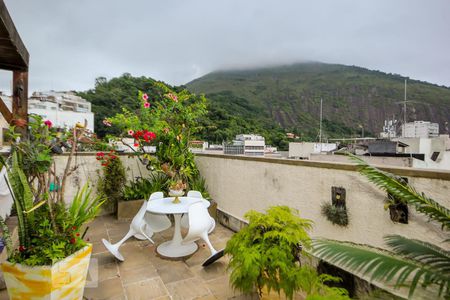 Apartamento à venda com 250m², 4 quartos e 2 vagasVaranda