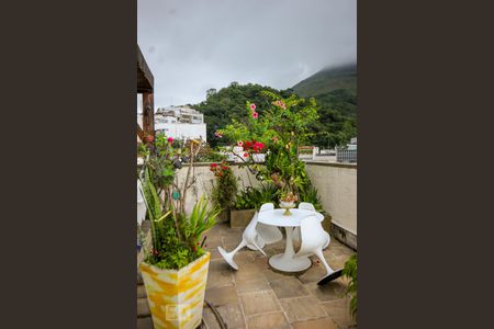 Apartamento à venda com 250m², 4 quartos e 2 vagasVaranda