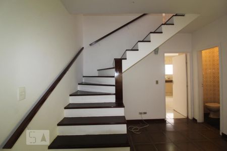 Acesso aos quartos de casa para alugar com 3 quartos, 155m² em Rudge Ramos, São Bernardo do Campo