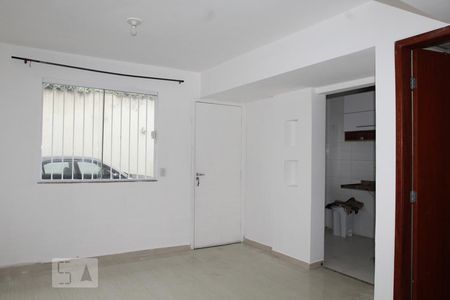 Sala de casa para alugar com 2 quartos, 63m² em Quintino Bocaiúva, Rio de Janeiro