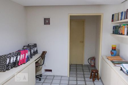Sala 03 de casa para alugar com 6 quartos, 380m² em Tamarineira, Recife