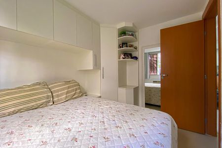 Quarto 1 de kitnet/studio à venda com 2 quartos, 47m² em Vigário Geral, Rio de Janeiro