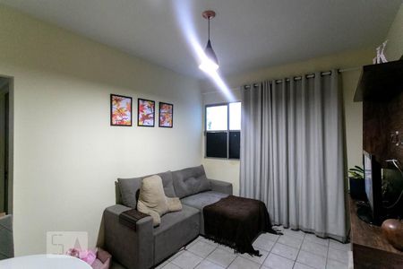 Sala de apartamento para alugar com 2 quartos, 50m² em Planalto, Belo Horizonte