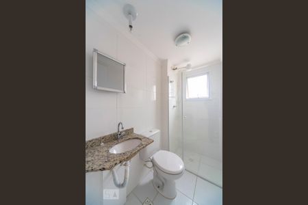 Banheiro de apartamento para alugar com 2 quartos, 57m² em Vila Valparaíso, Santo André
