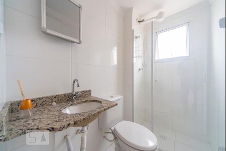 Banheiro de apartamento para alugar com 2 quartos, 57m² em Vila Valparaíso, Santo André