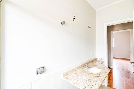 Banheiro de casa para alugar com 2 quartos, 130m² em Vila Cordeiro, São Paulo
