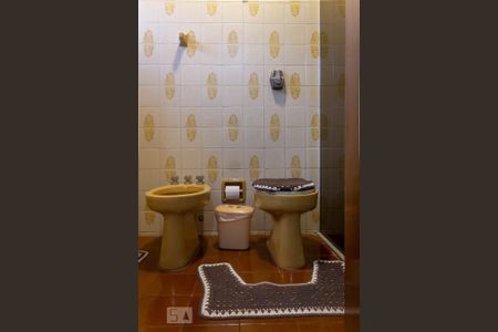 Casa à venda com 300m², 3 quartos e 2 vagasBanheiro Suíte 2