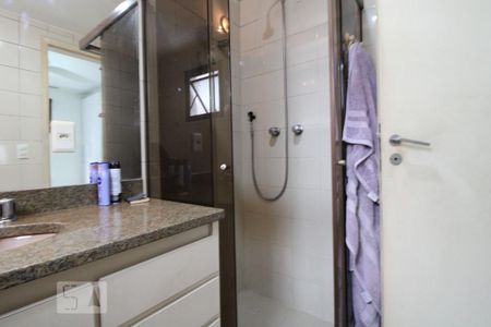 Apartamento para alugar com 98m², 3 quartos e 1 vagaBox banheiro da suíte