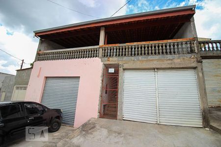 Casa à venda com 225m², 3 quartos e 1 vagaFachada
