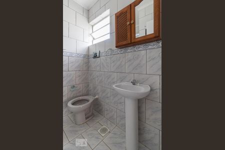 Studio para alugar com 32m², 1 quarto e sem vaga Studio para alugar com 32m², 1 quarto e sem vagaBanheiro