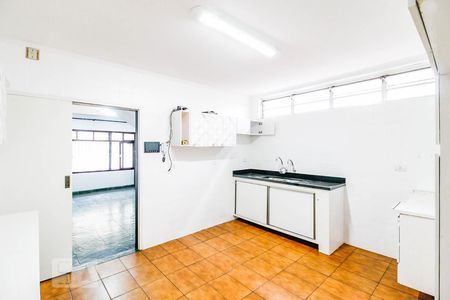 Casa à venda com 200m², 3 quartos e 2 vagas Casa à venda com 200m², 3 quartos e 2 vagasCozinha