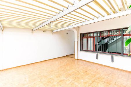 Casa à venda com 200m², 3 quartos e 2 vagas Casa à venda com 200m², 3 quartos e 2 vagasGaragem