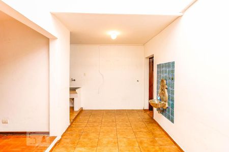 Casa à venda com 200m², 3 quartos e 2 vagas Casa à venda com 200m², 3 quartos e 2 vagasQuintal