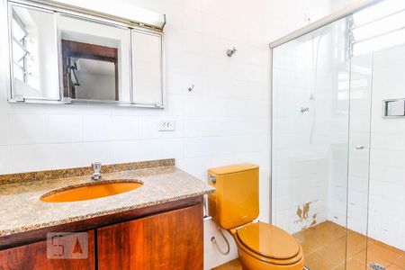 Casa à venda com 200m², 3 quartos e 2 vagas Casa à venda com 200m², 3 quartos e 2 vagasBanheiro Suíte